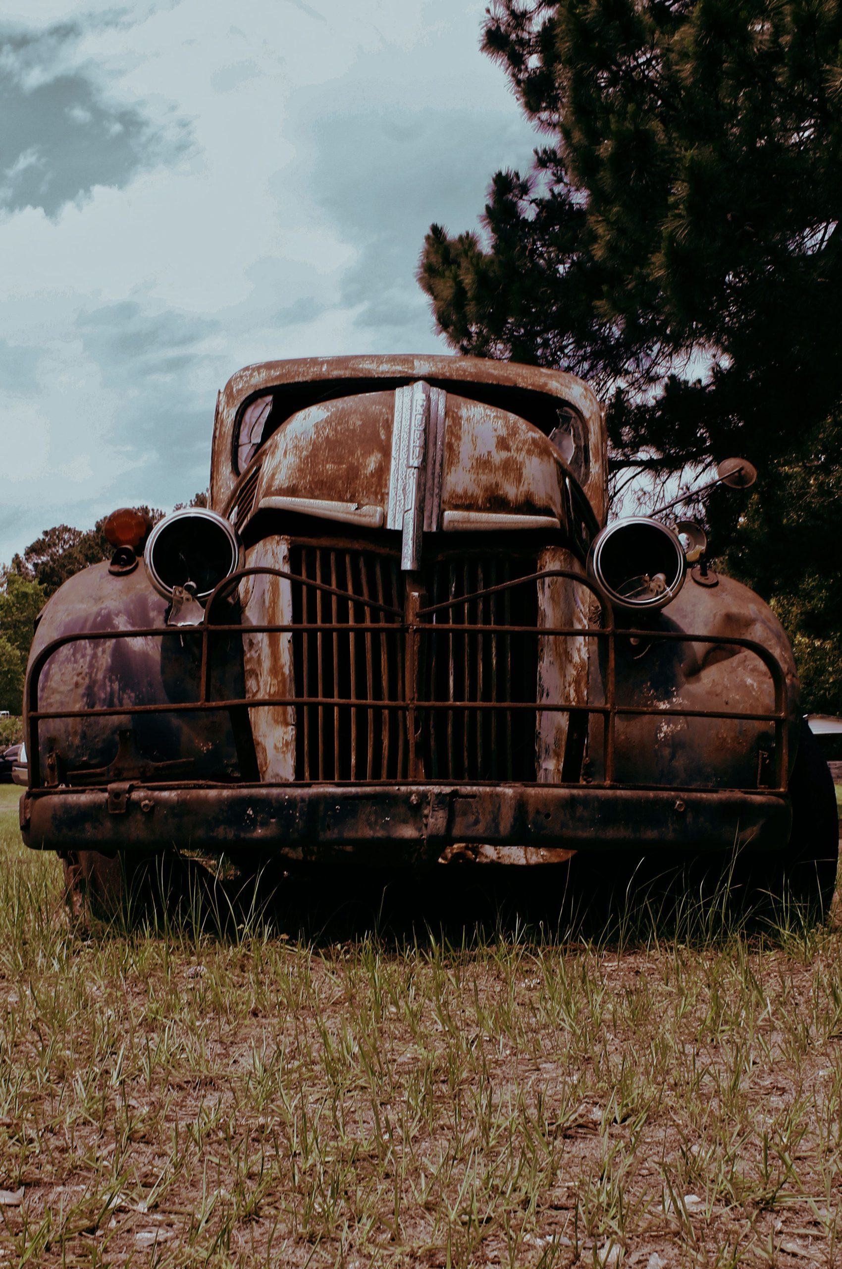 Old rusty car